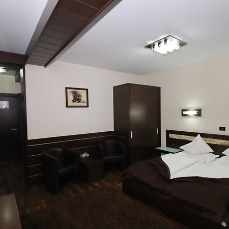 Hotel Complex Cochet Buşteni Exterior foto