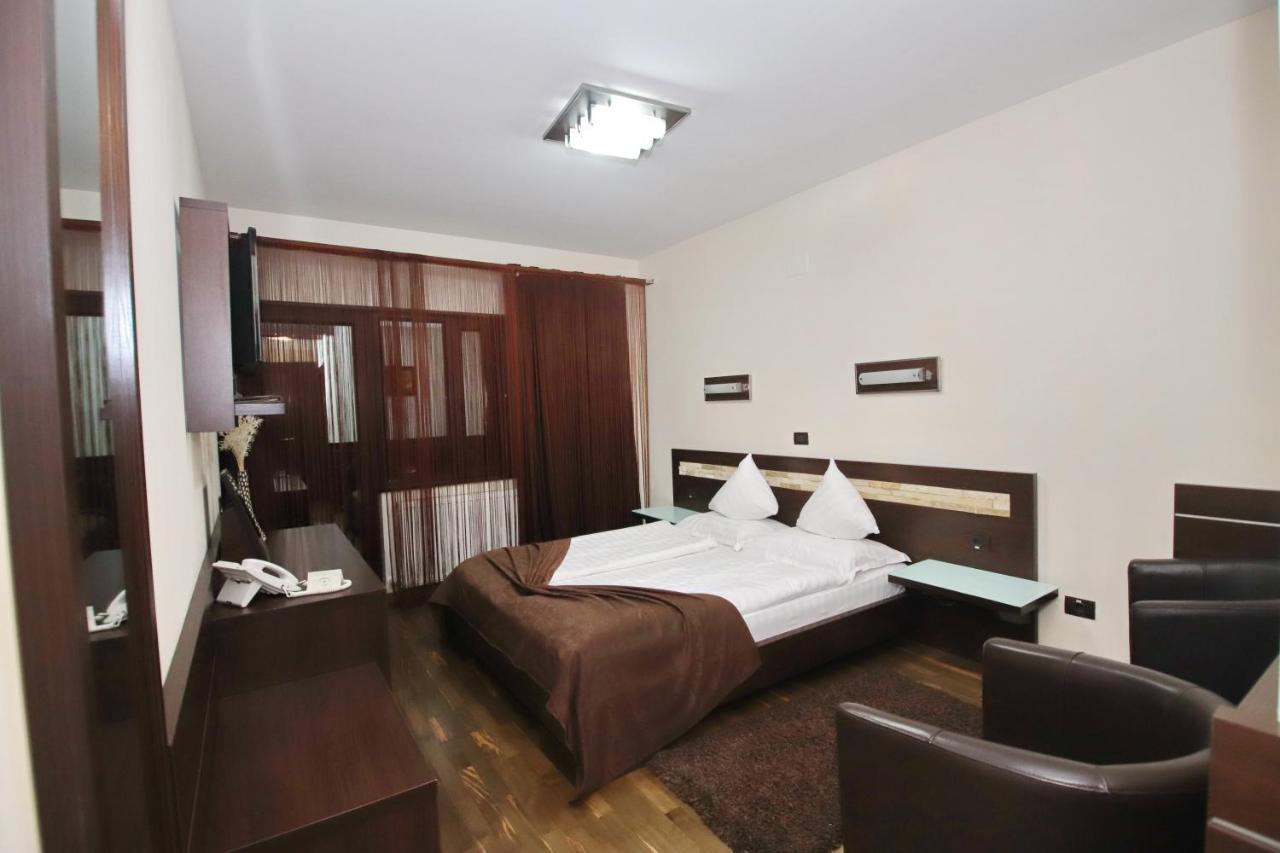 Hotel Complex Cochet Buşteni Exterior foto
