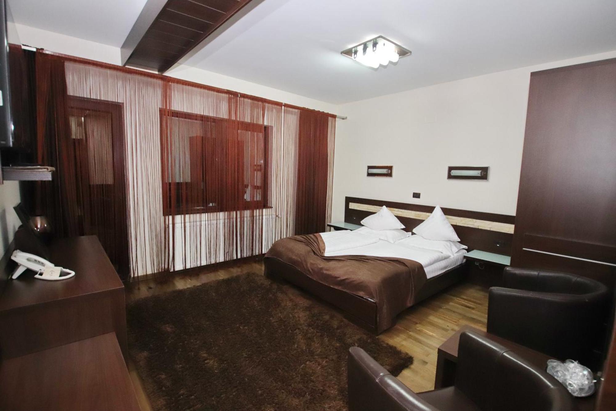 Hotel Complex Cochet Buşteni Exterior foto