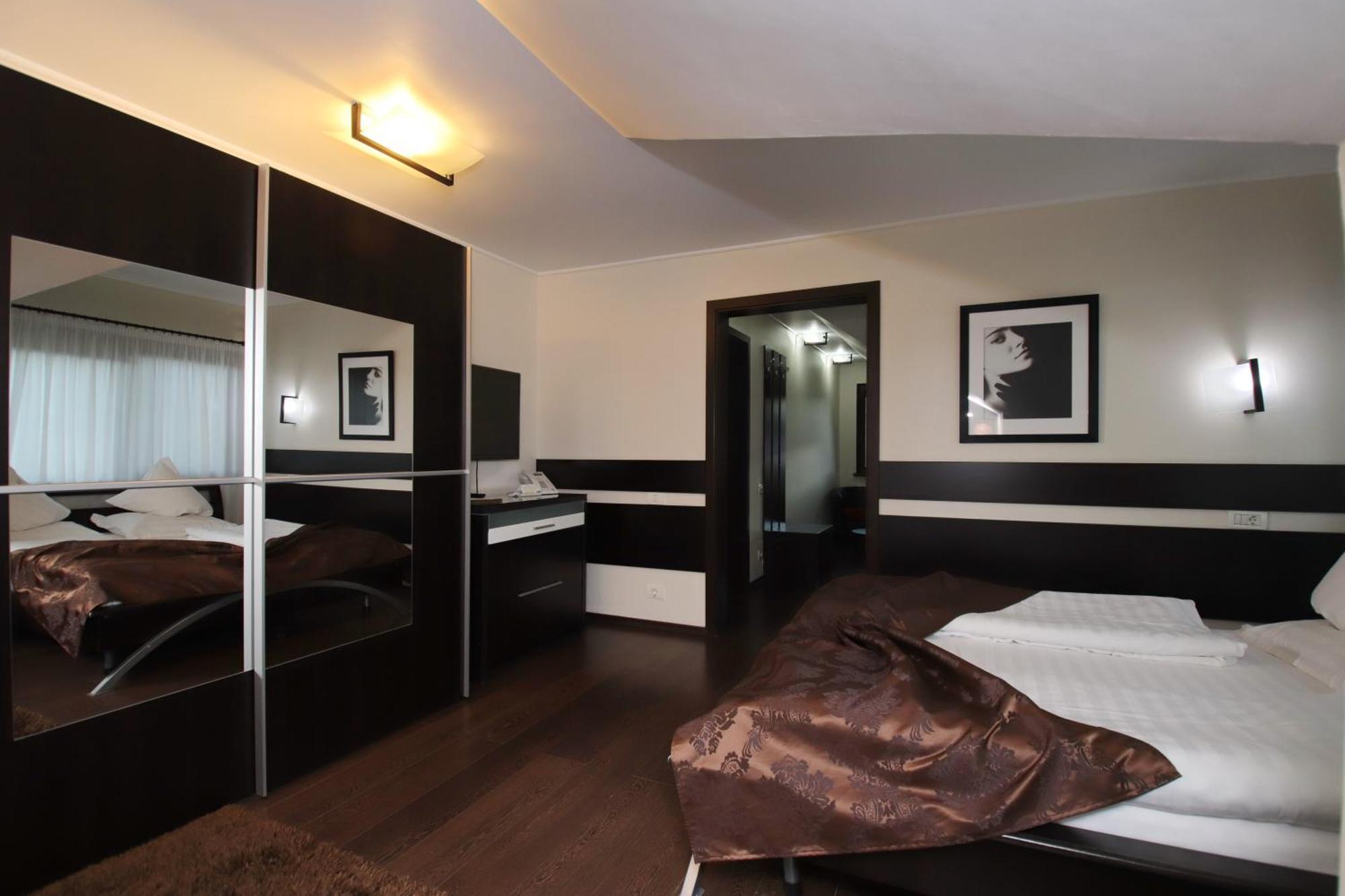 Hotel Complex Cochet Buşteni Exterior foto