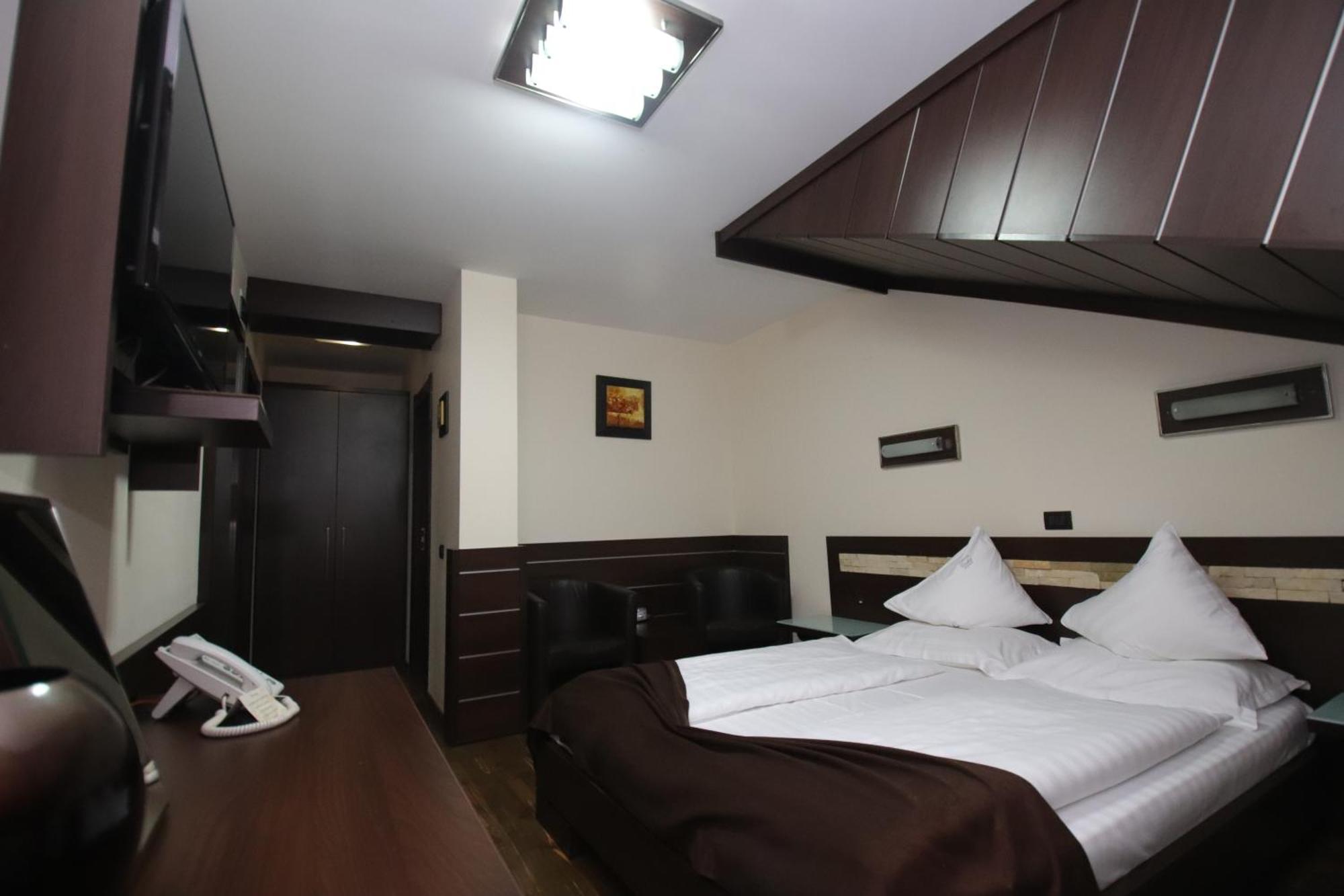 Hotel Complex Cochet Buşteni Exterior foto